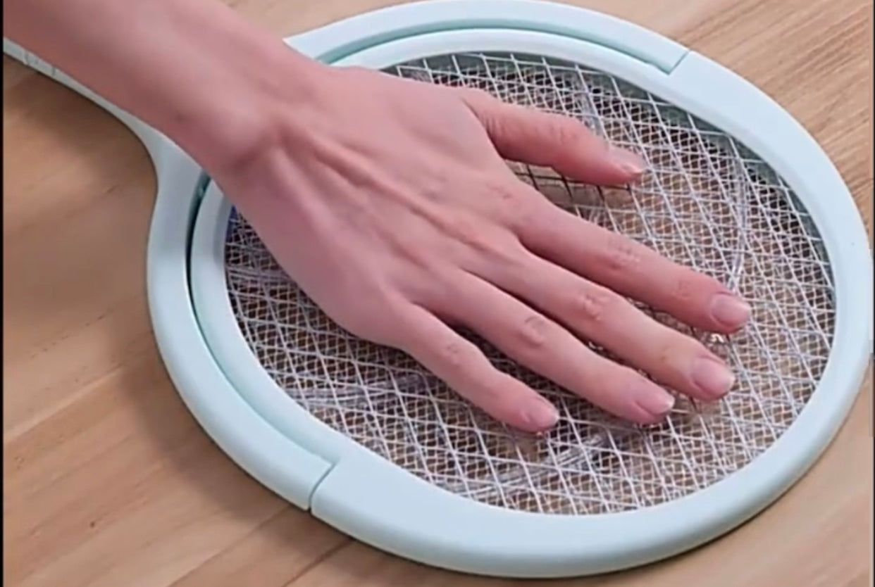 Raquete Elétrica + Armadilha para Mosquitos